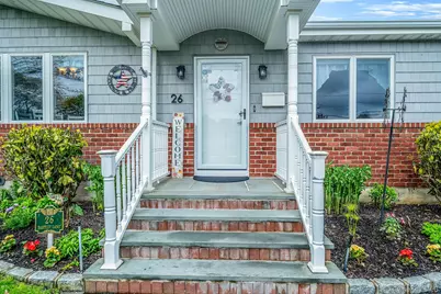 26 Bartley Lane, West Sayville, NY 11796 - Photo 4