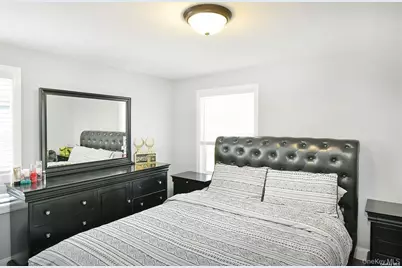 51 Newton Avenue, Selden, NY 11784 - Photo 24