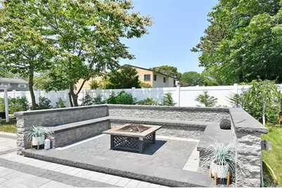 51 Newton Avenue, Selden, NY 11784 - Photo 30