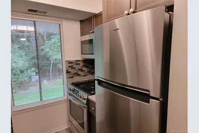 10 Houston Court #10, Coram, NY 11727 - Photo 4