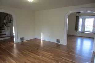 212 S Cherry St, Poughkeepsie, NY 12601 - Photo 2