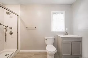23 Evergreen Dr, Lindenhurst, NY 11757 - Photo 8