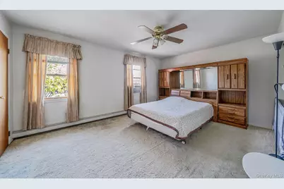 23 Evergreen Drive, Lindenhurst, NY 11757 - Photo 10
