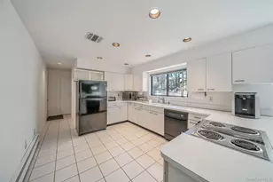 10 Lily Dr, South Setauket, NY 11720 - Photo 18