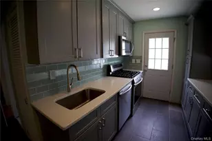 3 Rollin Ln, Brentwood, NY 11717 - Photo 16