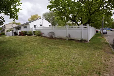 3 Rollin Lane, Brentwood, NY 11717 - Photo 6