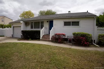 3 Rollin Lane, Brentwood, NY 11717 - Photo 4