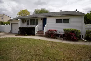 3 Rollin Ln, Brentwood, NY 11717 - Photo 4