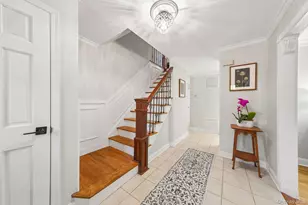 3 Camsanette Ct, Glen Cove, NY 11542 - Photo 2