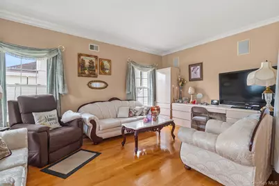 86 Summerfield Drive, Holtsville, NY 11742 - Photo 10