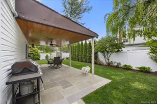 8 Marietta Dr, Westbury, NY 11590 - Photo 26