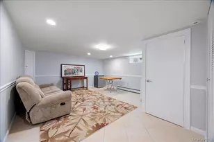 8 Marietta Dr, Westbury, NY 11590 - Photo 22