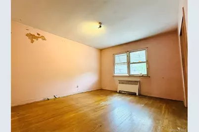2938 Bouck Avenue, Bronx, NY 10469 - Photo 10