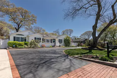 545 Spruce Avenue, Sayville, NY 11782 - Photo 2