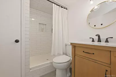 648 Dogwood Avenue, Franklin Square, NY 11010 - Photo 18
