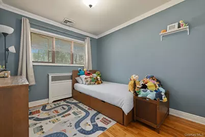 648 Dogwood Avenue, Franklin Square, NY 11010 - Photo 14