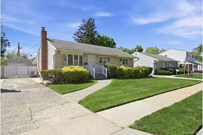 648 Dogwood Avenue, Franklin Square, NY 11010 - Photo 2