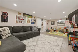 648 Dogwood Ave, Franklin Square, NY 11010 - Photo 16