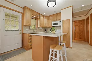648 Dogwood Ave, Franklin Square, NY 11010 - Photo 8