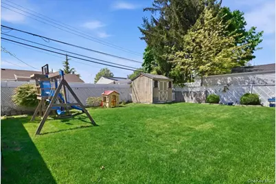 648 Dogwood Avenue, Franklin Square, NY 11010 - Photo 22