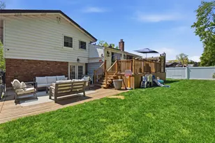 50 Roger Dr, Port Washington, NY 11050 - Photo 32