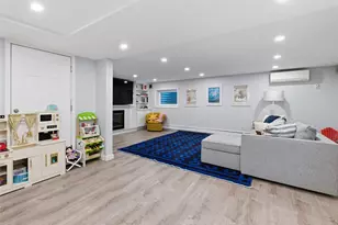 50 Roger Dr, Port Washington, NY 11050 - Photo 22