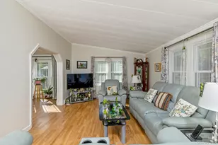 1407 Middle Rd, Calverton, NY 11933 - Photo 6