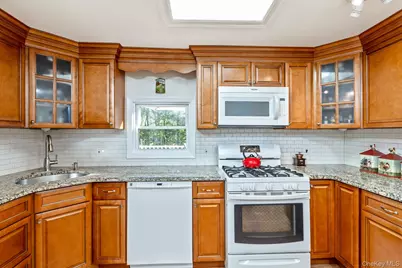 1407 Middle Road #83, Calverton, NY 11933 - Photo 14