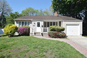10 Tacoma Ln, Syosset, NY 11791 - Photo 2