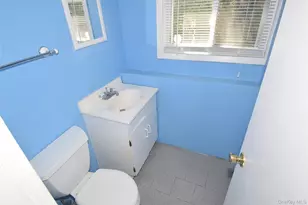 10 Tacoma Ln, Syosset, NY 11791 - Photo 20