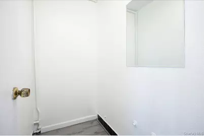 20 Brooklyn Avenue, Valley Stream, NY 11581 - Photo 10