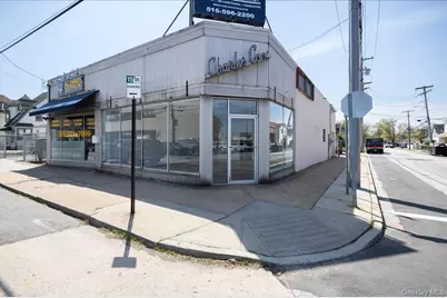 20 Brooklyn Avenue, Valley Stream, NY 11581 - Photo 1
