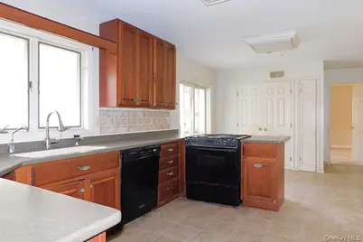 83 Hunt Road, Wallkill, NY 12589 - Photo 6