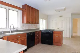 83 Hunt Rd, Wallkill, NY 12589 - Photo 6