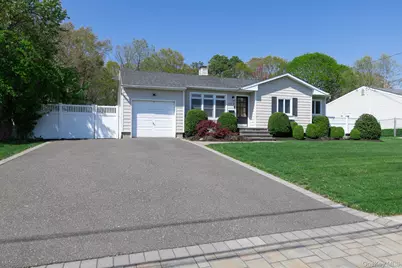 149 Barton Lane, Bayport, NY 11705 - Photo 4