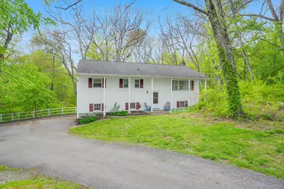 82 Roosevelt Road, Hyde Park, NY 12538 - Photo 2