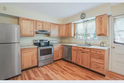 82 Roosevelt Road, Hyde Park, NY 12538 - Photo 10