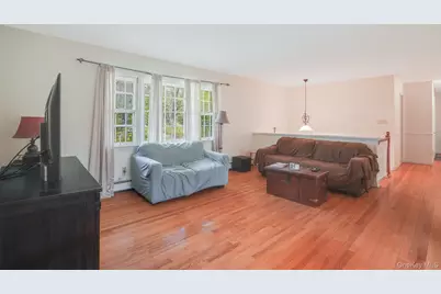 82 Roosevelt Road, Hyde Park, NY 12538 - Photo 6