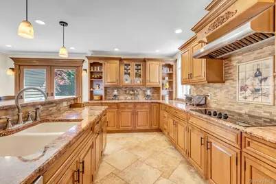 481 Bayport Avenue, Bayport, NY 11705 - Photo 14