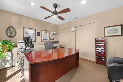 25 Windsor Gate Drive, North Hills, NY 11040 - Photo 20