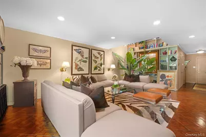 25 Windsor Gate Drive, North Hills, NY 11040 - Photo 6