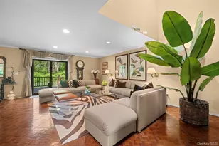 25 Windsor Gate Dr, North Hills, NY 11040 - Photo 10