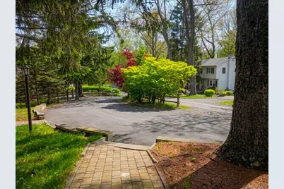 9 Easy Street, Hopewell Junction, NY 12533 - Photo 2