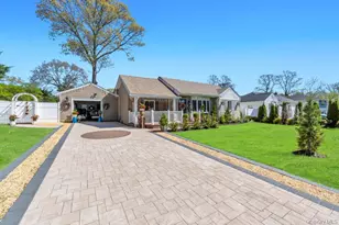 25 Snyder St, Patchogue, NY 11772 - Photo 2