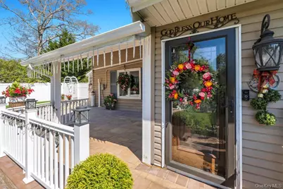 25 Snyder Street, Patchogue, NY 11772 - Photo 4