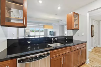 225 Stanley Avenue #313, Mamaroneck, NY 10543 - Photo 8