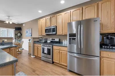 13 Cranberry Circle, Medford, NY 11763 - Photo 16