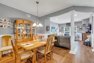 13 Cranberry Cir, Medford, NY 11763 - Photo 6