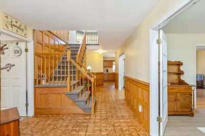 7 Lake Lane, Lake Grove, NY 11755 - Photo 4