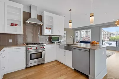 18 Rivers Edge Drive #211, Tarrytown, NY 10591 - Photo 8
